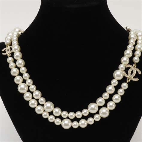 chanel pearls necklace